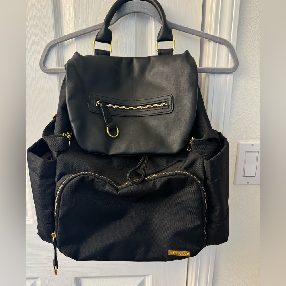 CHELSEA DIAPER BAG BACKPACK BLACK (SKIP HOP)